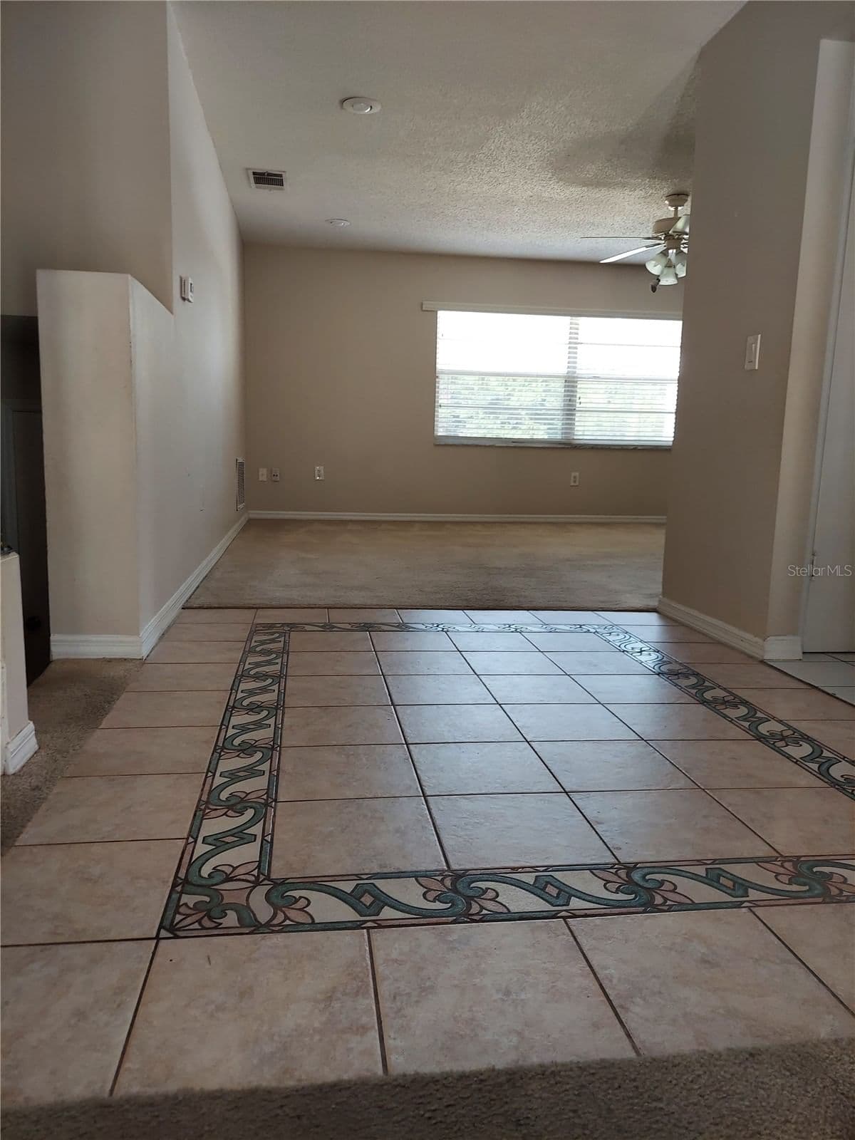 Photo 4 of 8139 LAUREL TREE