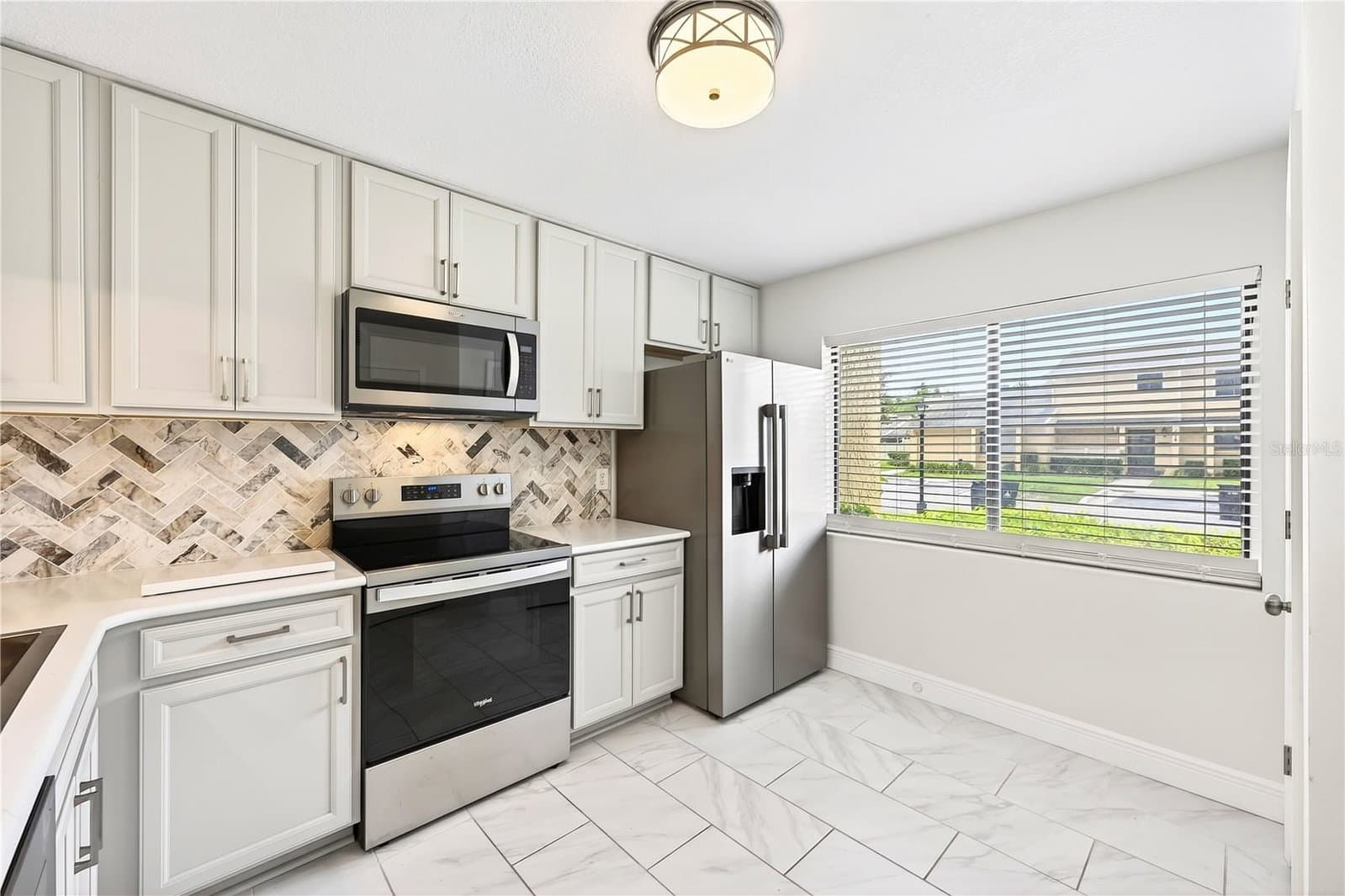 Photo 4 of 2218 MCMAHON