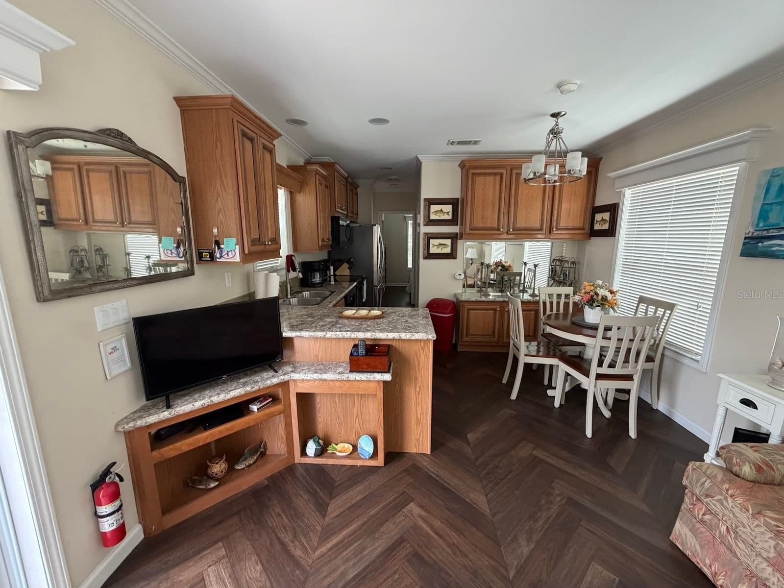 Photo 4 of 2414 LIMEWOOD