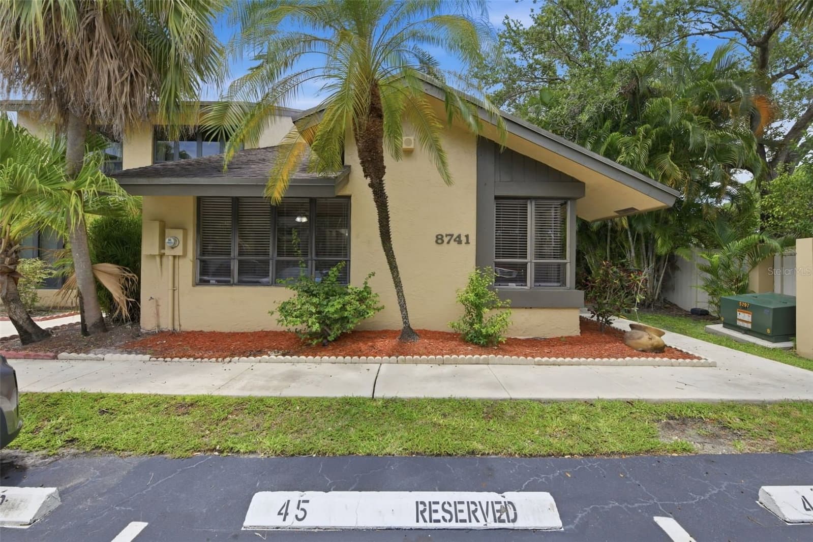 8741 CLEARY, Fort Lauderdale, FL