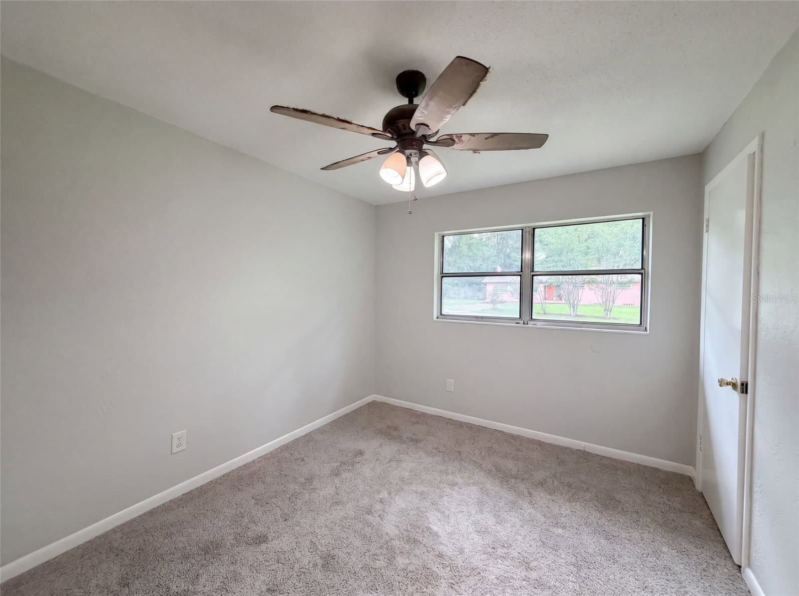 Photo 4 of 2410 3RD