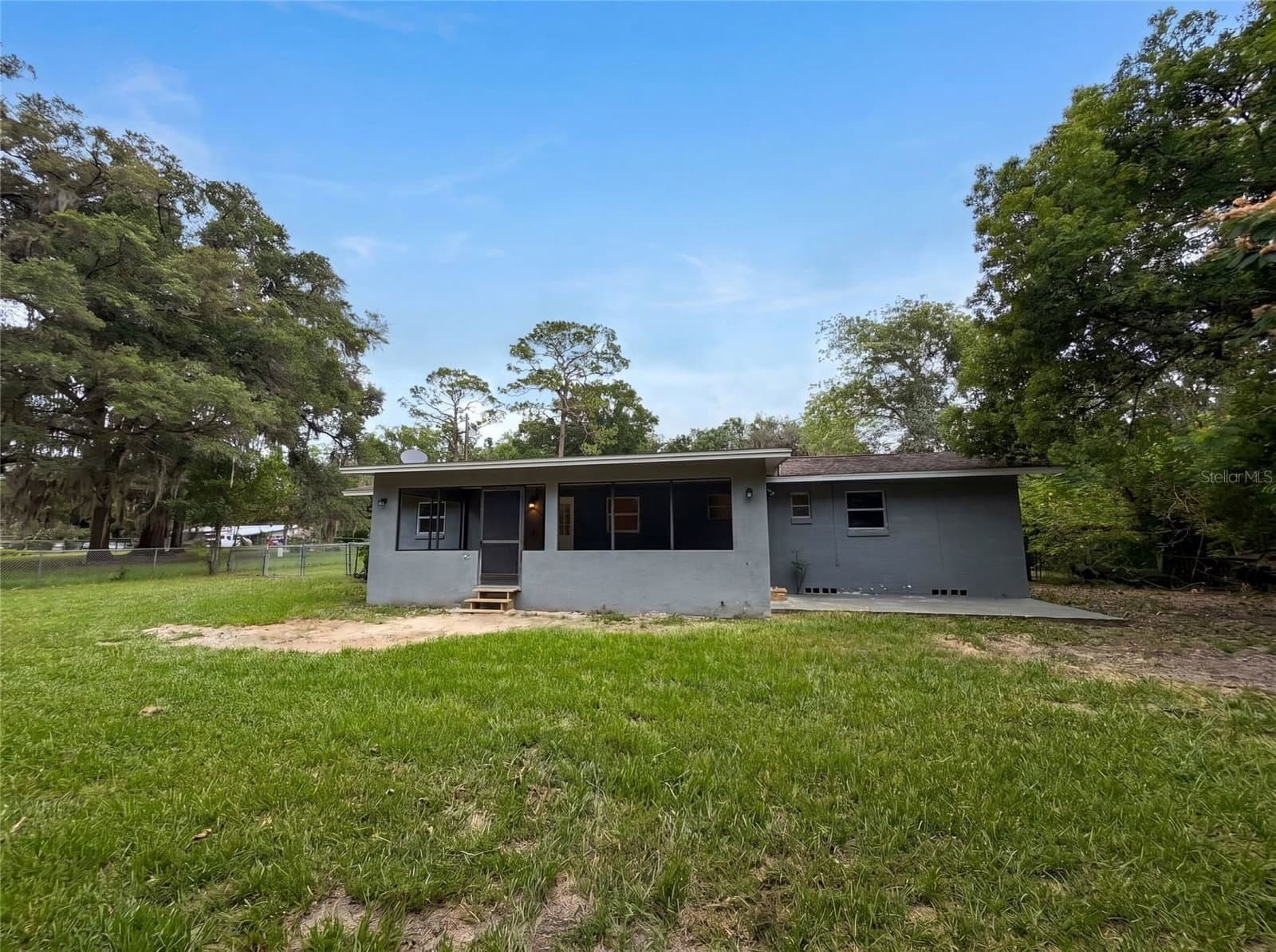 Photo 5 of 2410 3RD