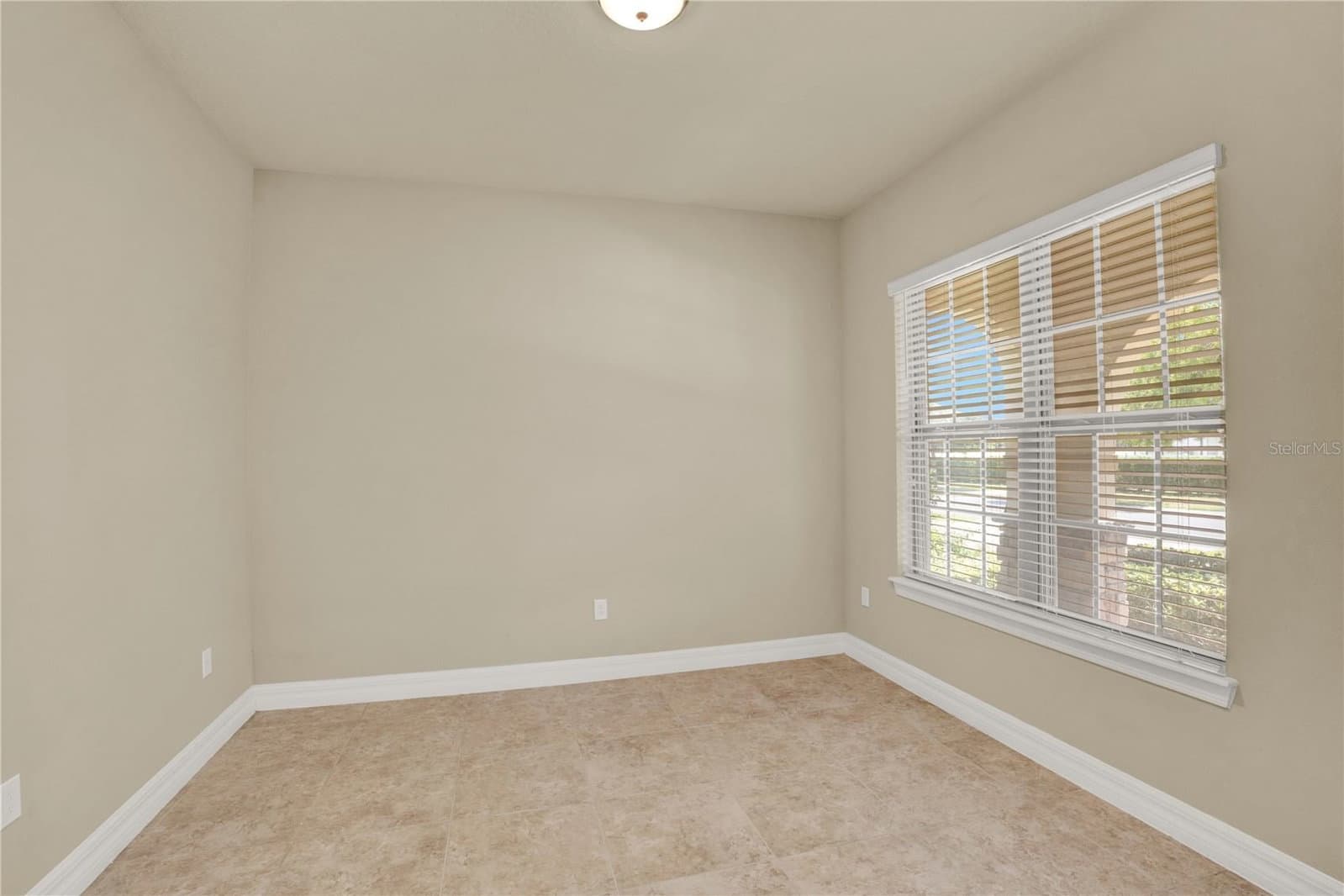 Photo 4 of 11322 LEMON LAKE