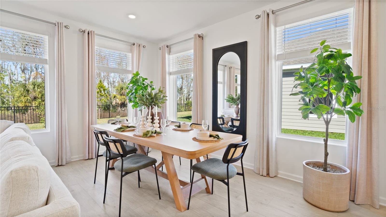 5215 HAVEN VIEW