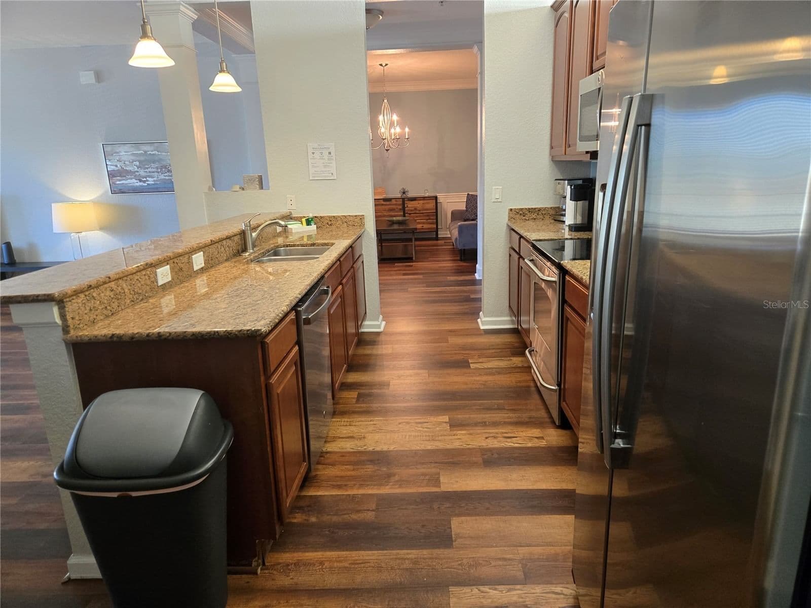 Photo 4 of 5049 SHOREWAY