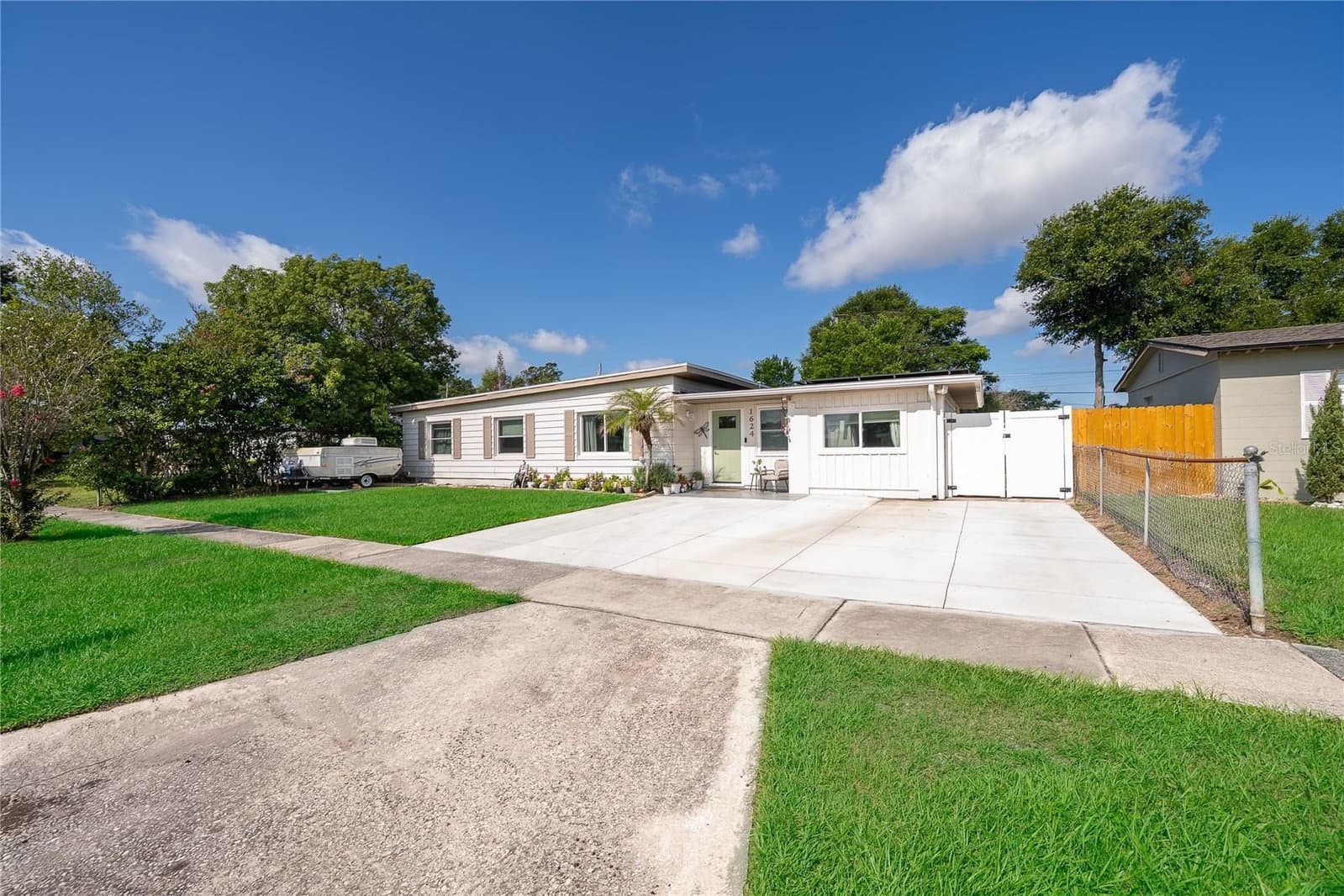 1624 HOLLIS