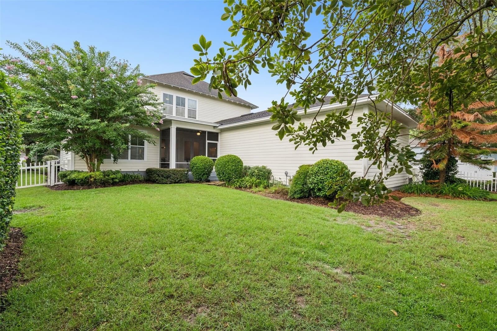 Photo 4 of 844 OAKLAND PARK
