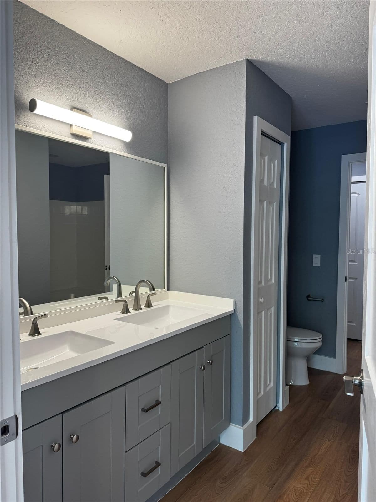 Photo 4 of 13001 MULBERRY PARK DR