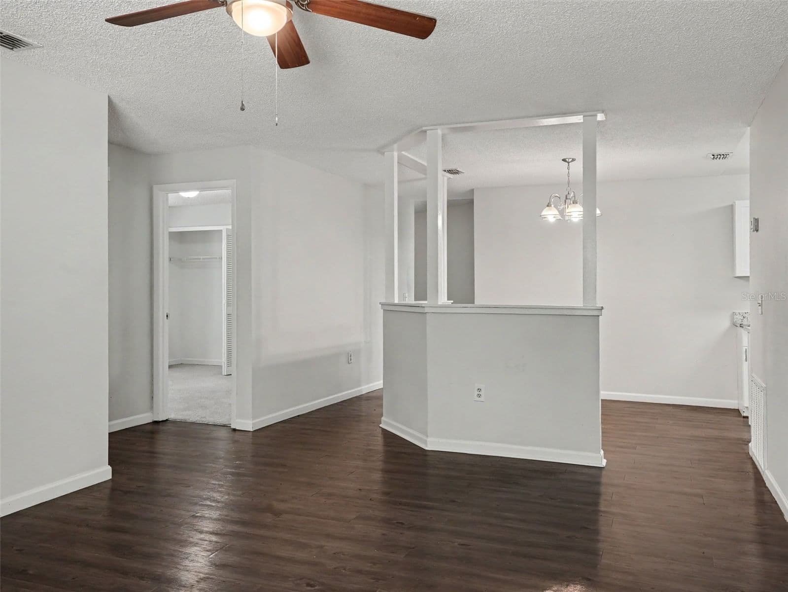 406 LAKE DAISY