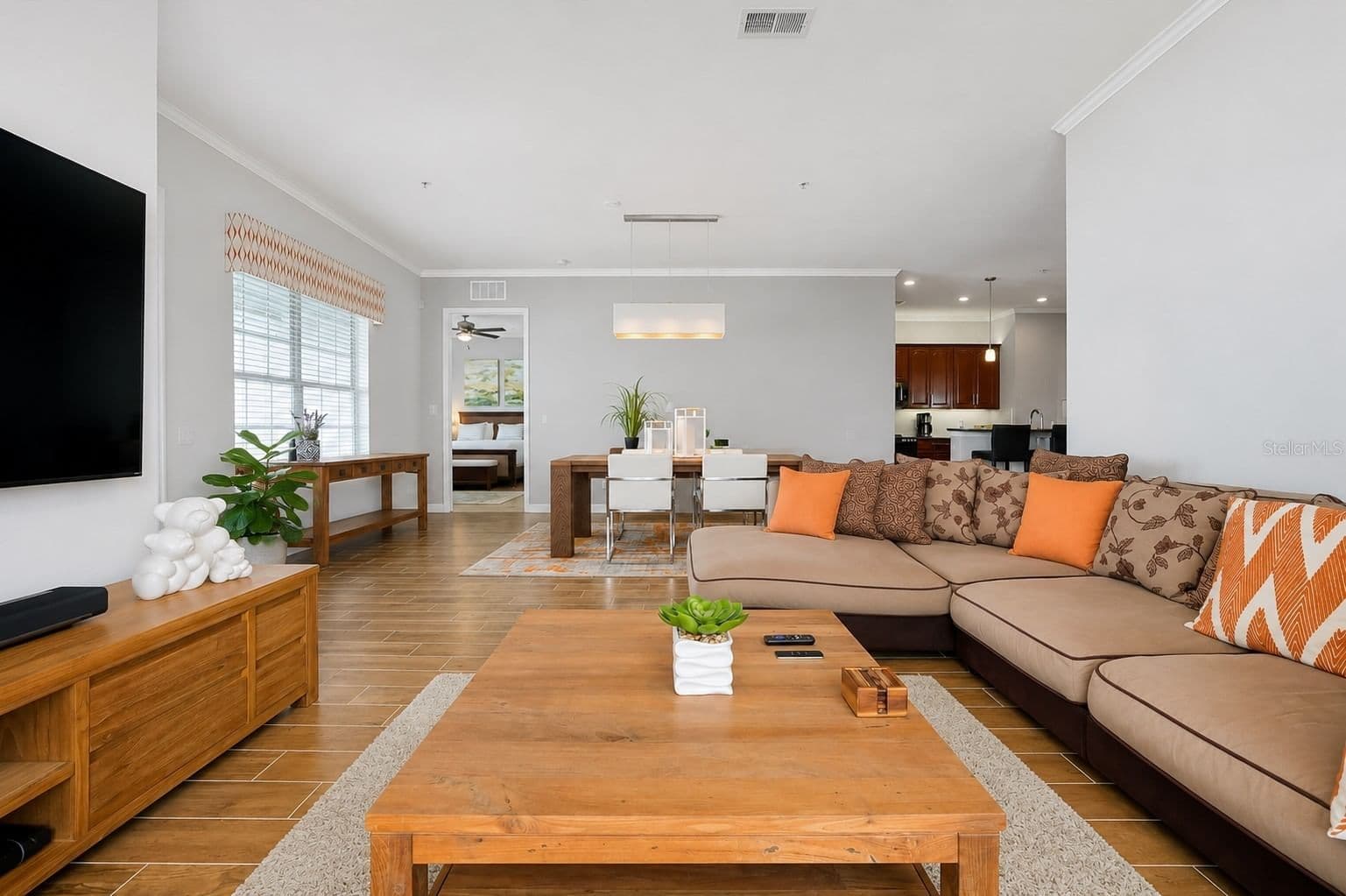 5048 SHOREWAY