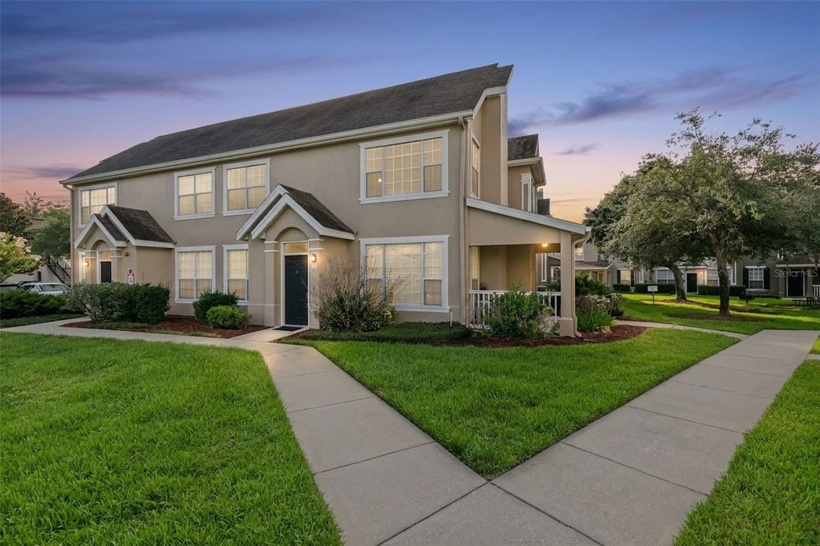 9125 LEE VISTA