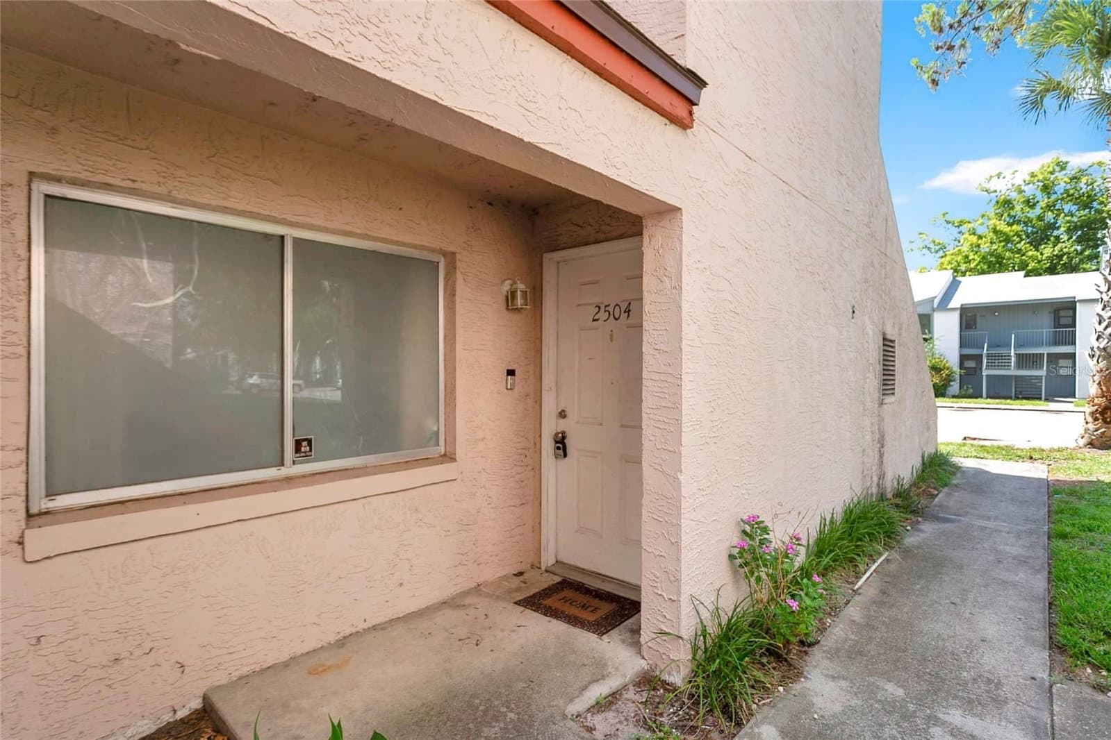 2504 CITRUS CLUB