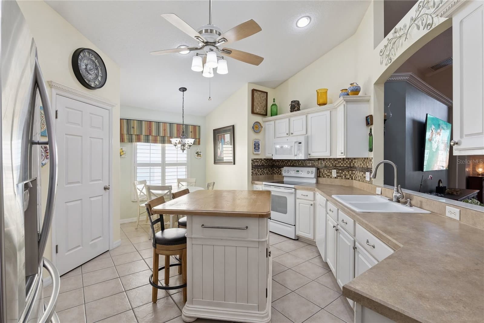 9943 HERON POINTE