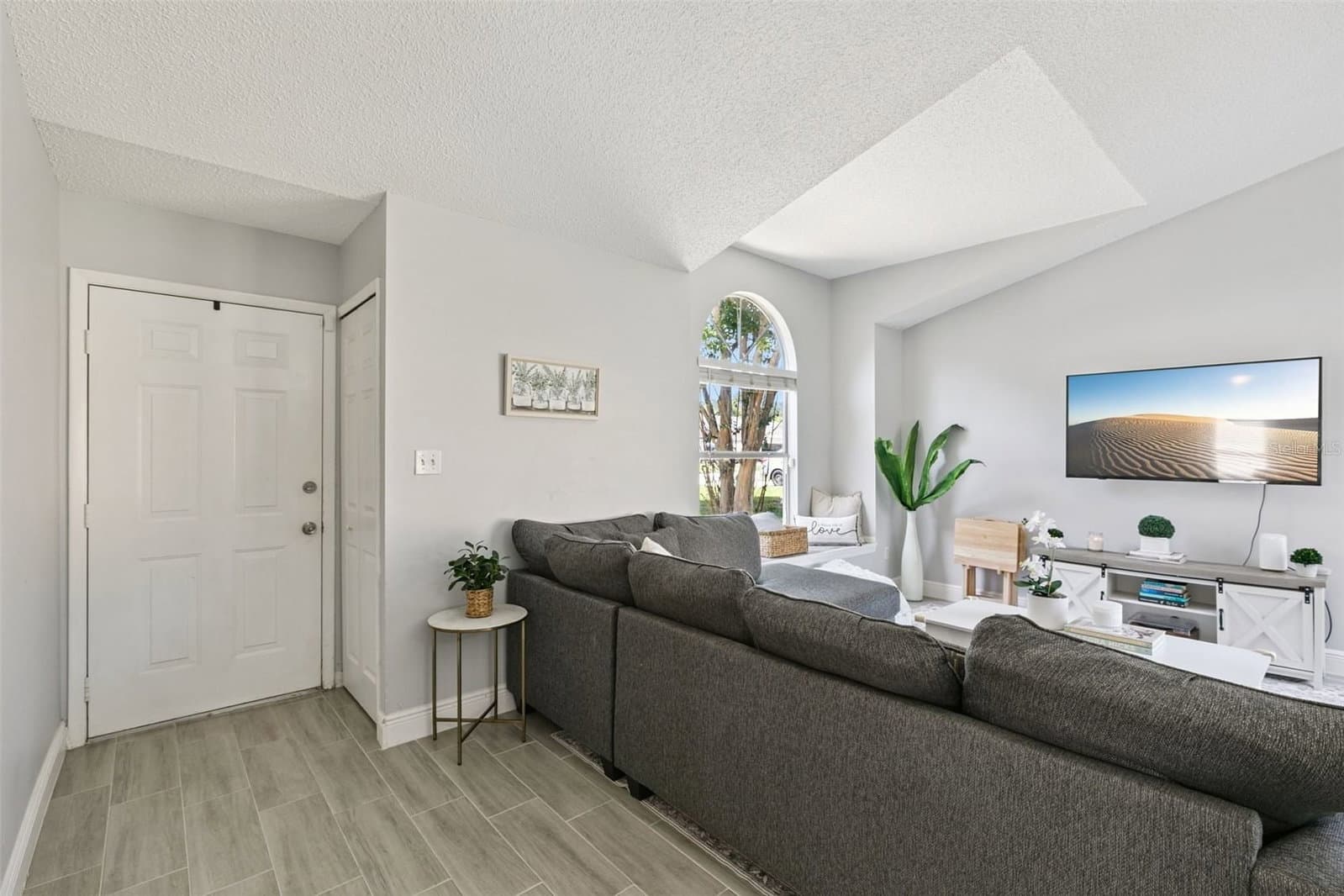 Photo 5 of 7503 PACIFIC HEIGHTS