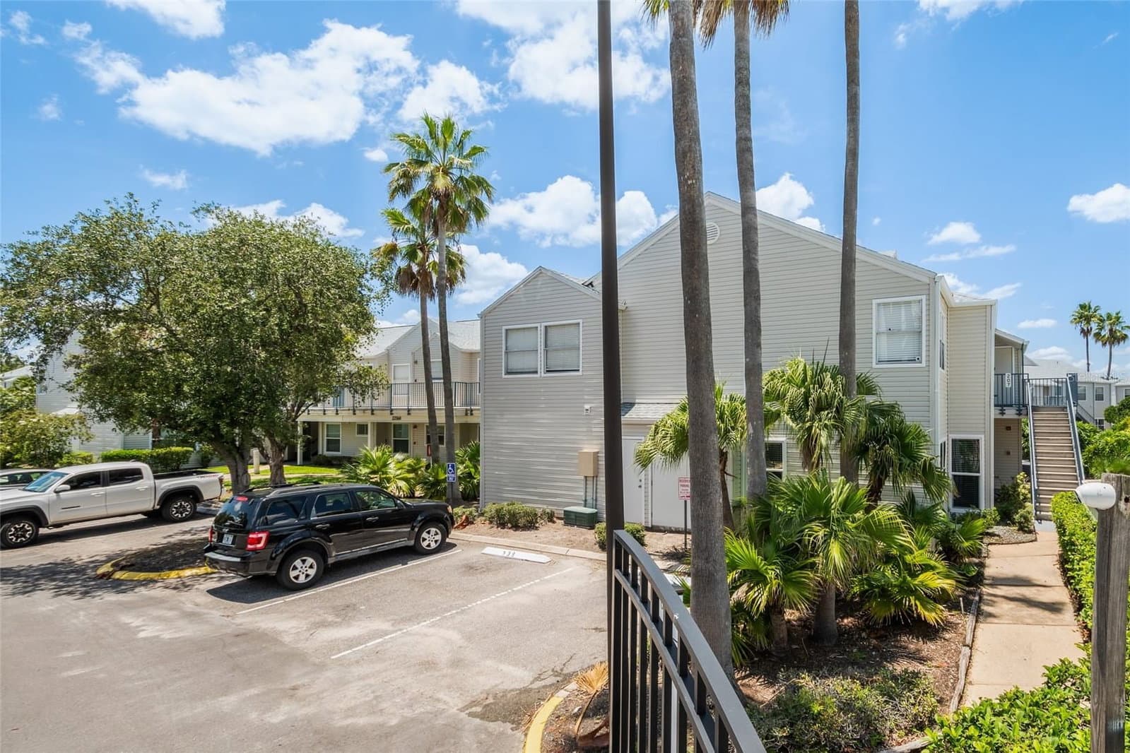 2568 WOODGATE
