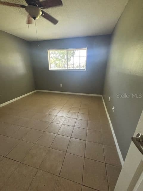 Photo 4 of 1695 LEE