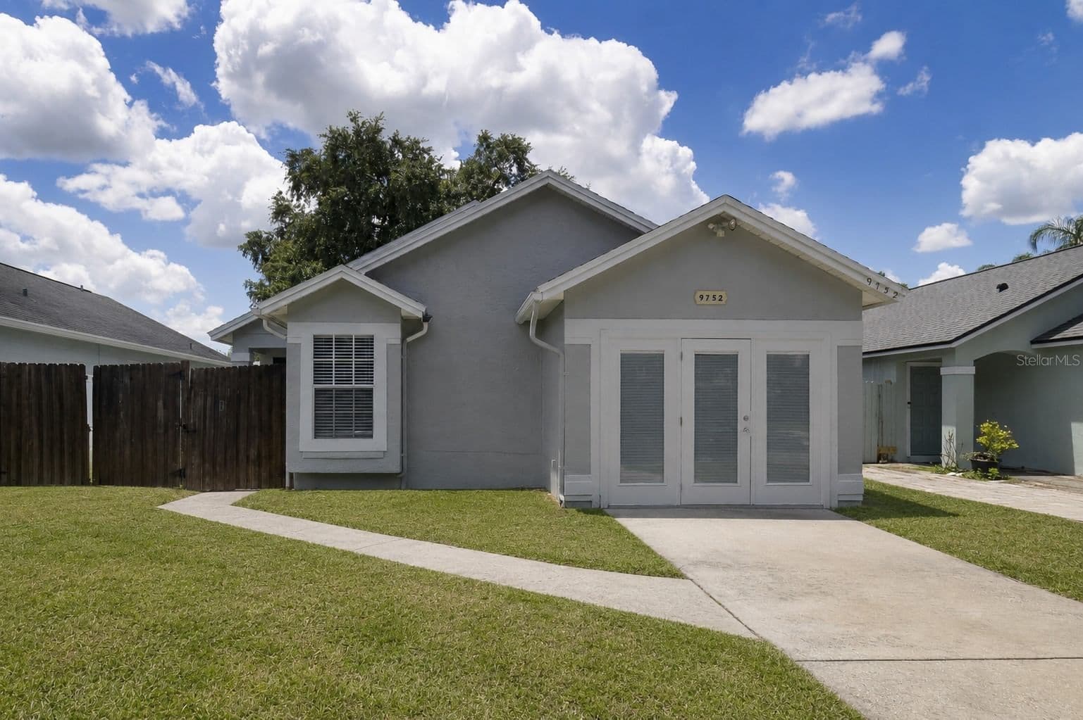 9752 PINEY POINT