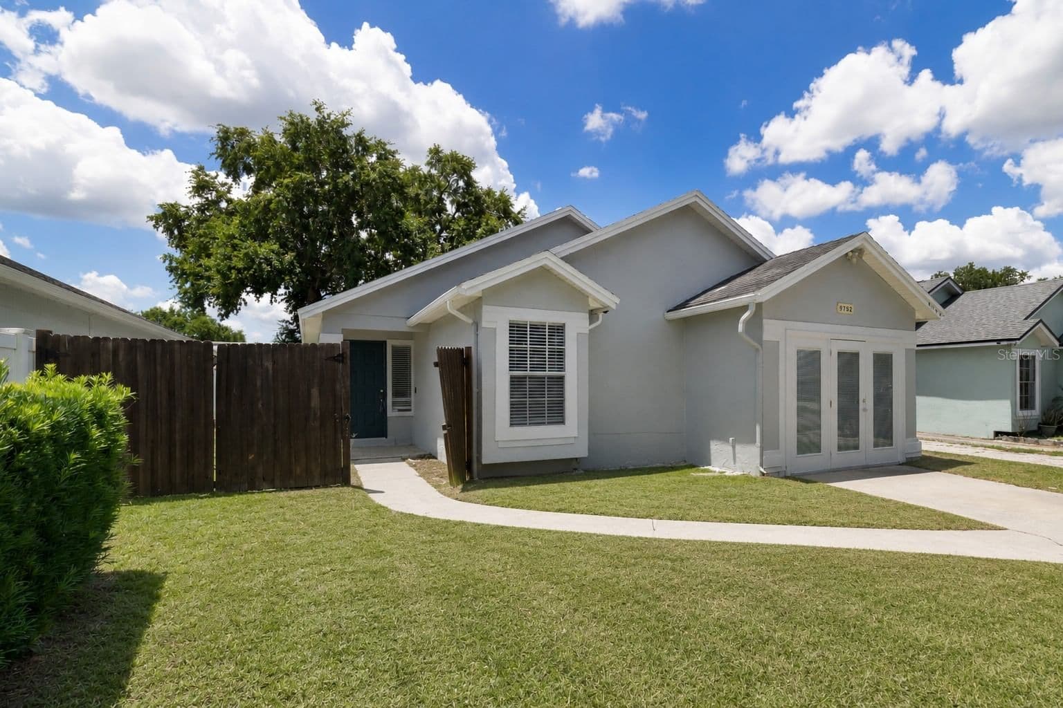 9752 PINEY POINT