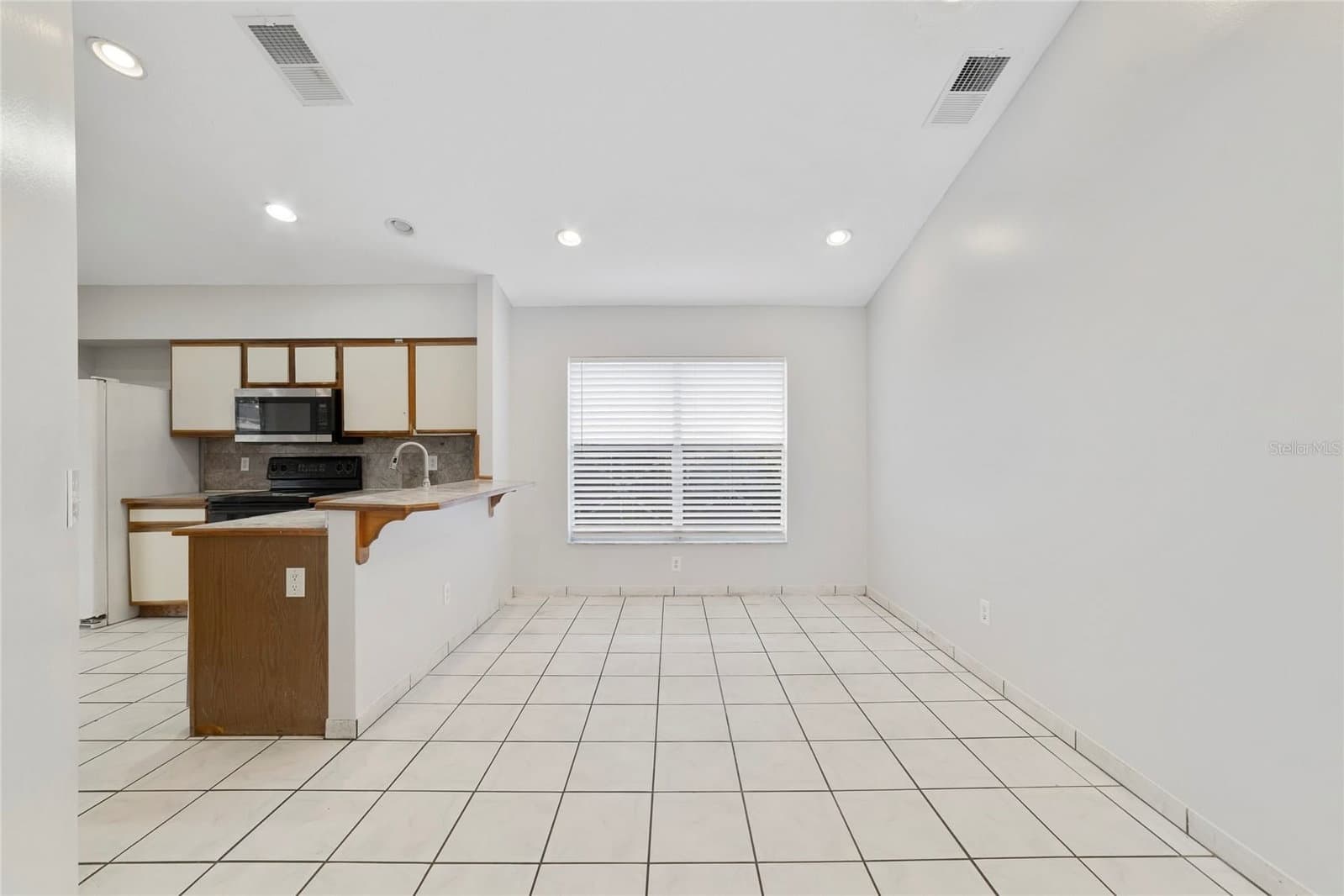 Photo 5 of 9752 PINEY POINT