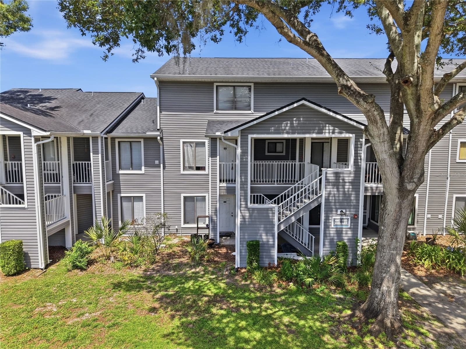 2216 STONINGTON