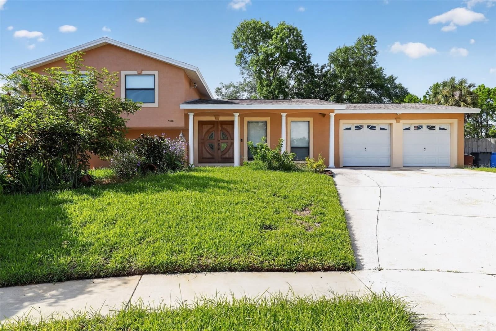 7001 BAYWOOD