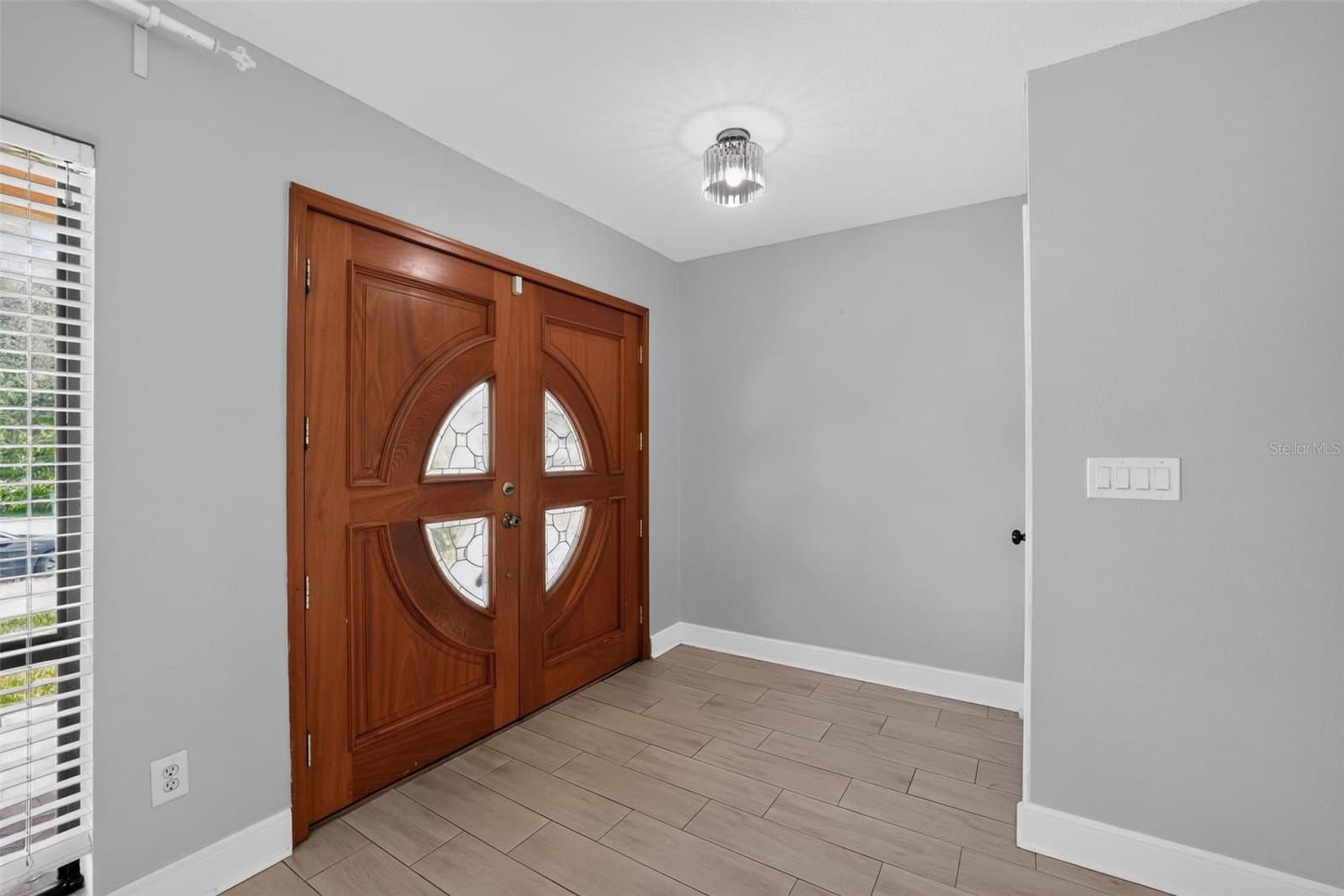 7001 BAYWOOD