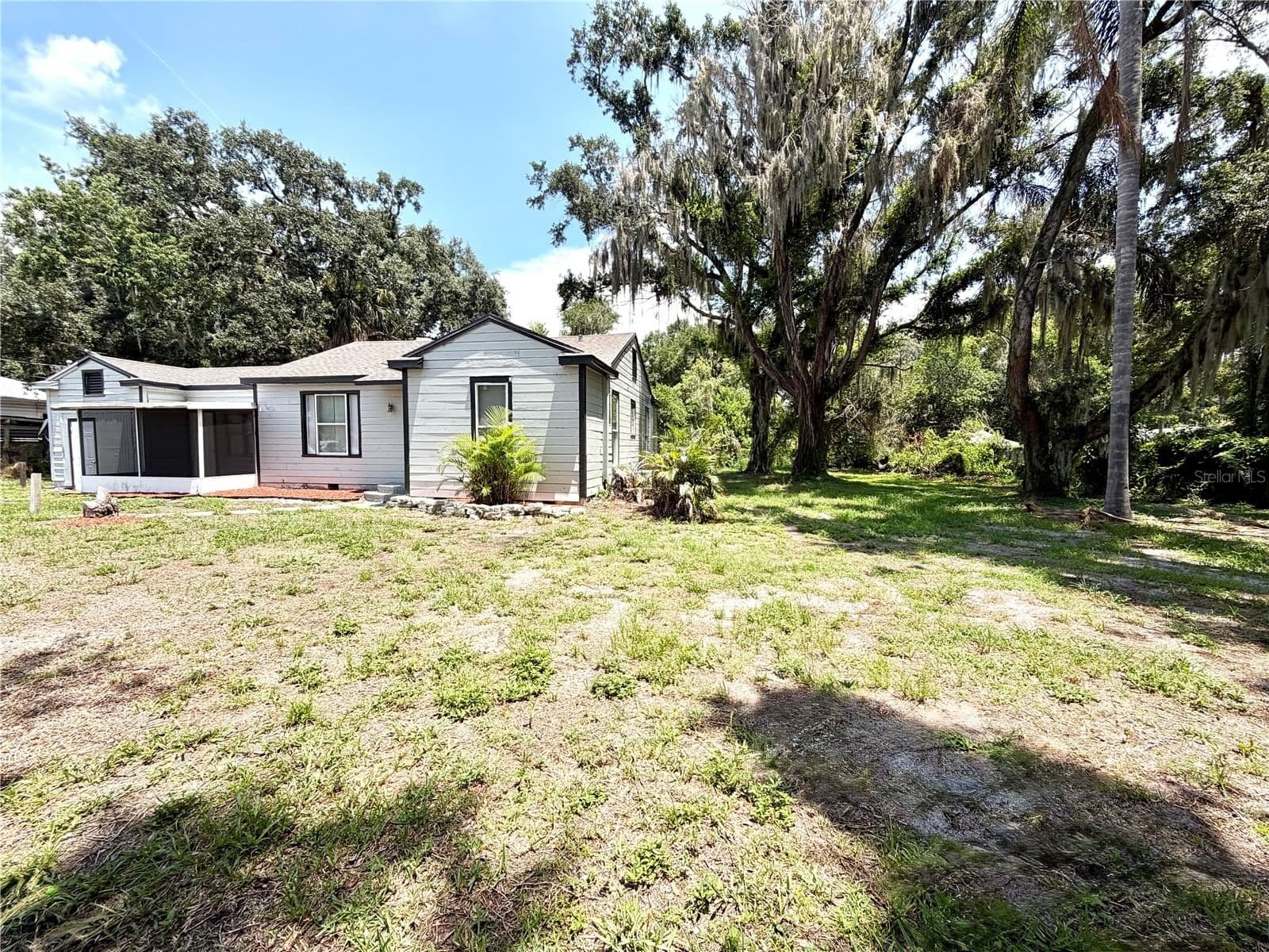 Photo 4 of 629 AVENUE A