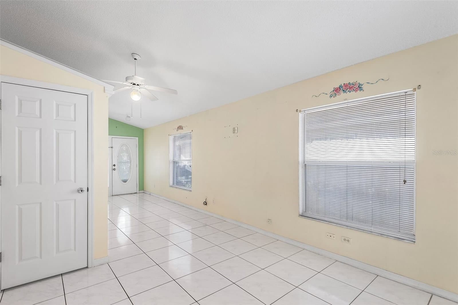 Photo 5 of 9616 HOLLYHILL