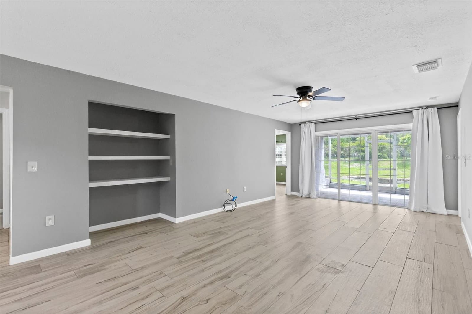 Photo 5 of 4102 CLUBSIDE