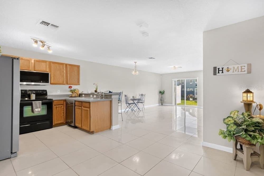 Photo 4 of 12640 SOMERSET OAKS