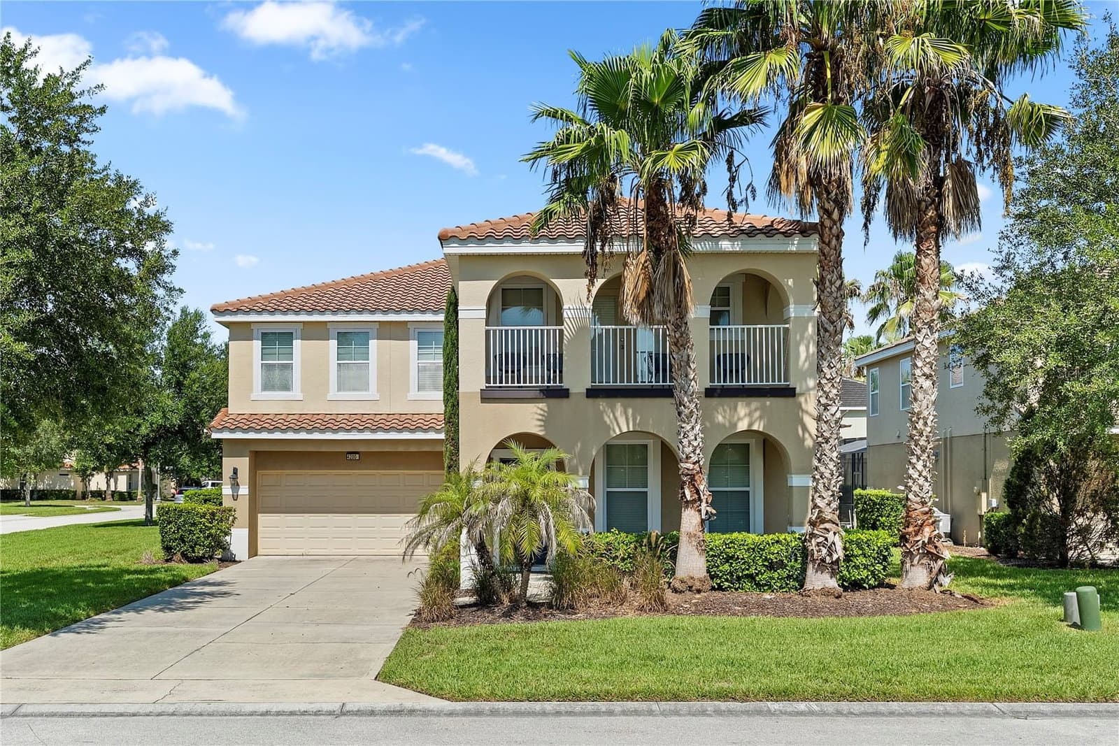 4200 OAKTREE