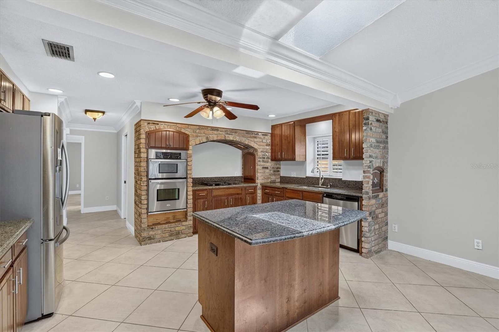 306 OAK ESTATES