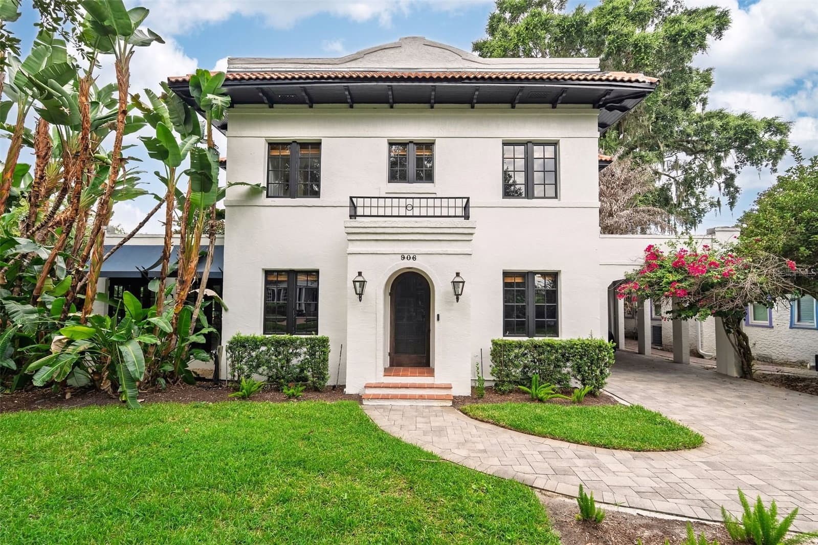 906 ALHAMBRA