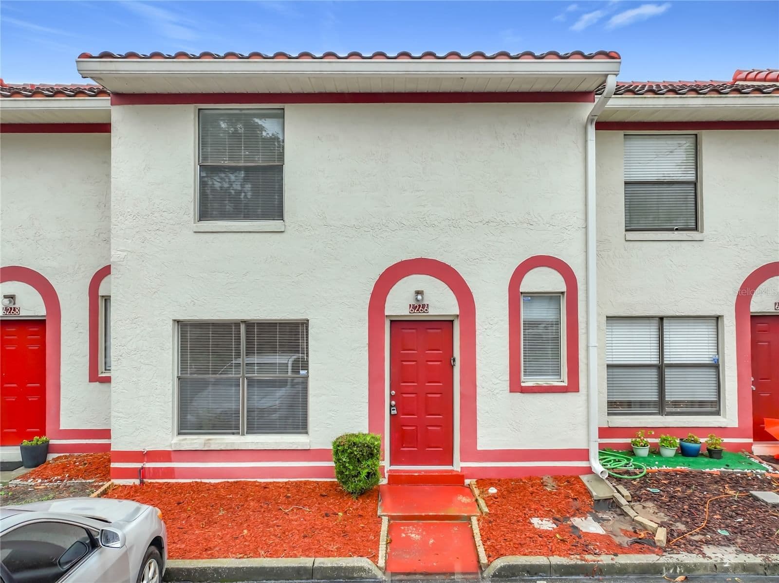 6266 YORKTOWN