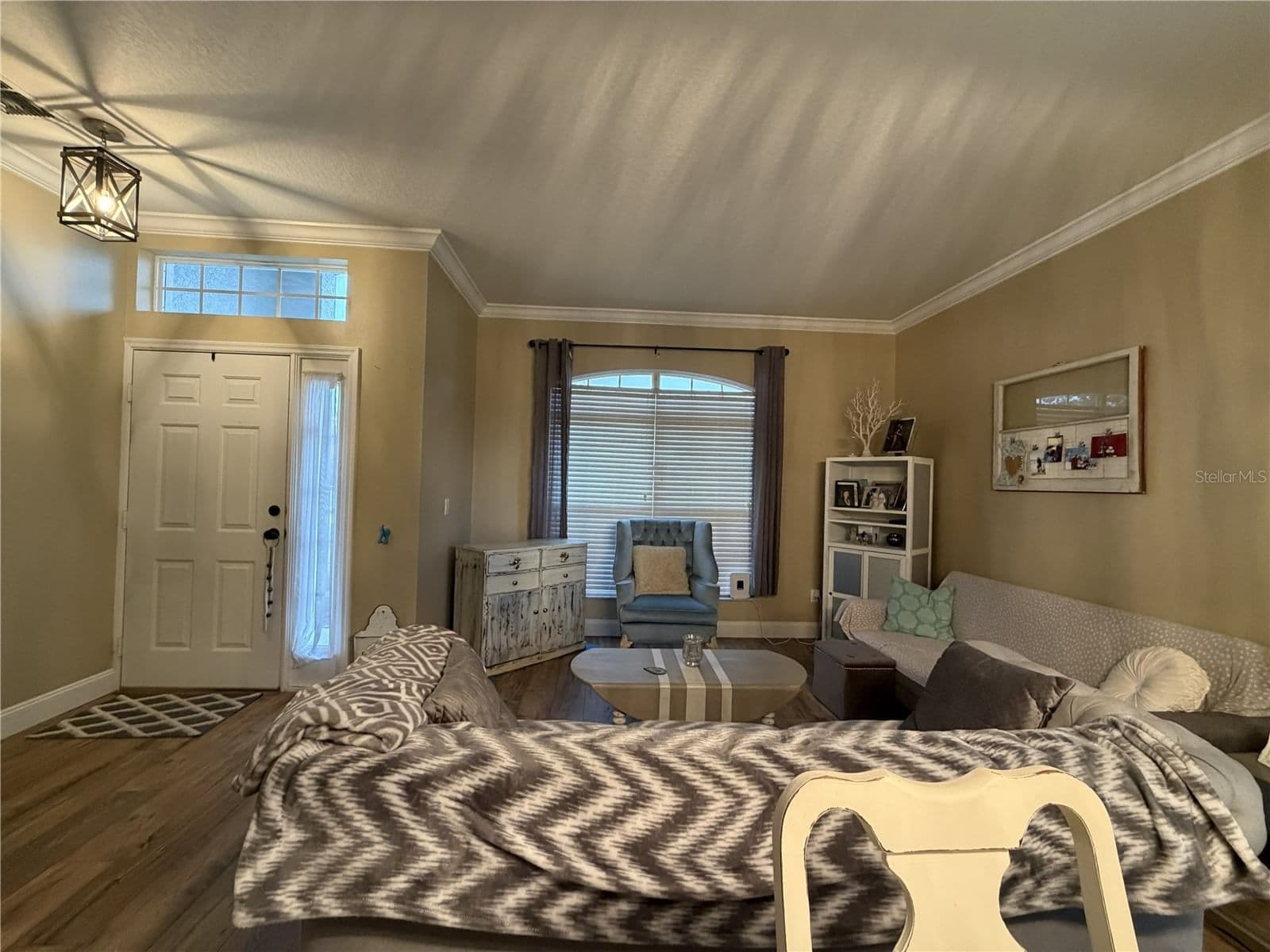 Photo 4 of 923 BRIDGEWAY