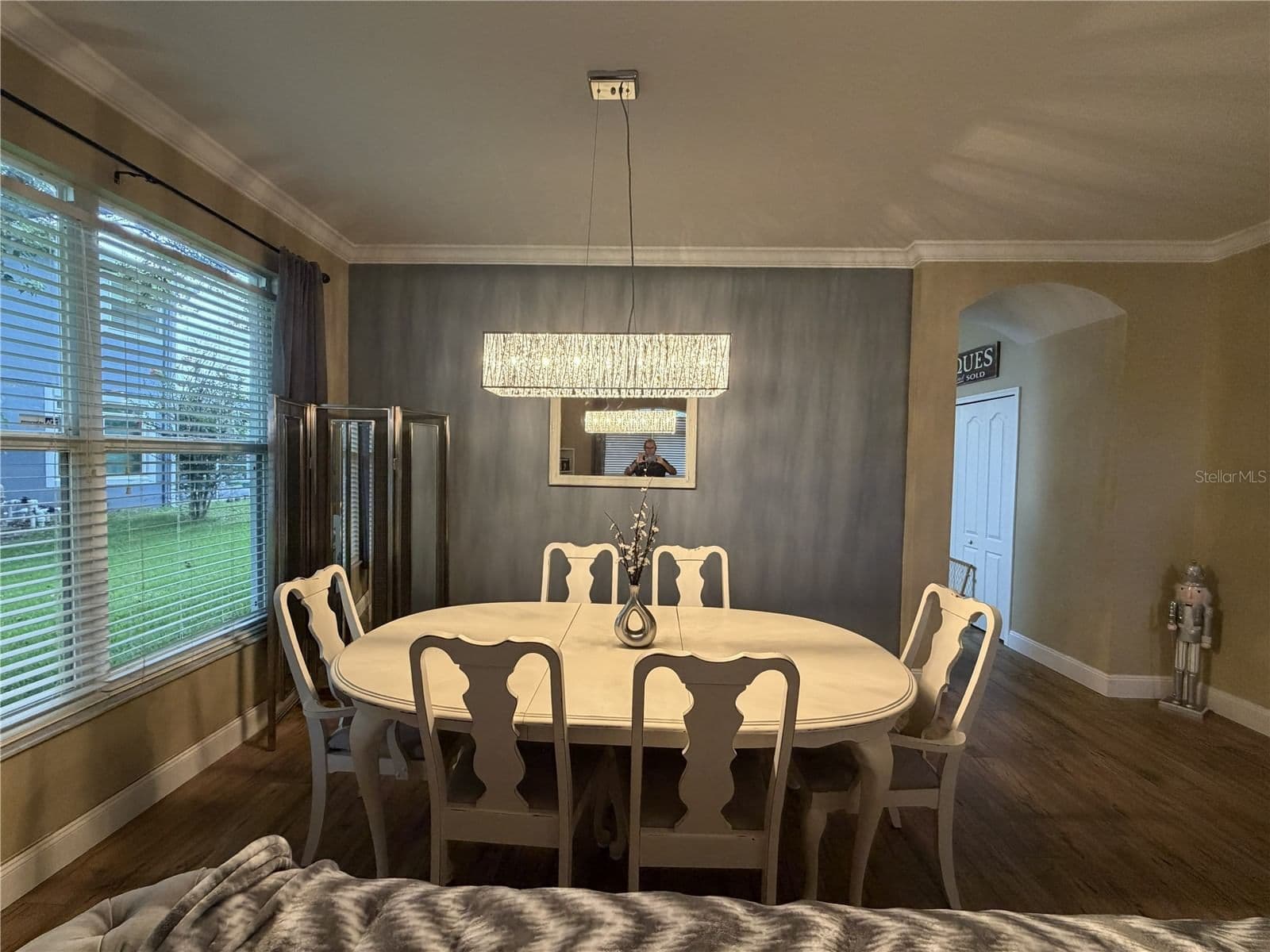 Photo 5 of 923 BRIDGEWAY