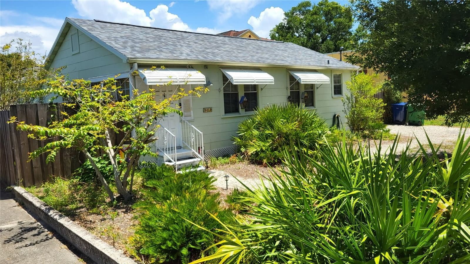 919 WOODLAWN