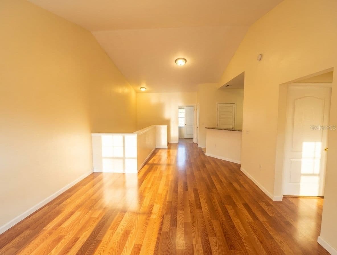 Photo 5 of 10412 VILLA VIEW
