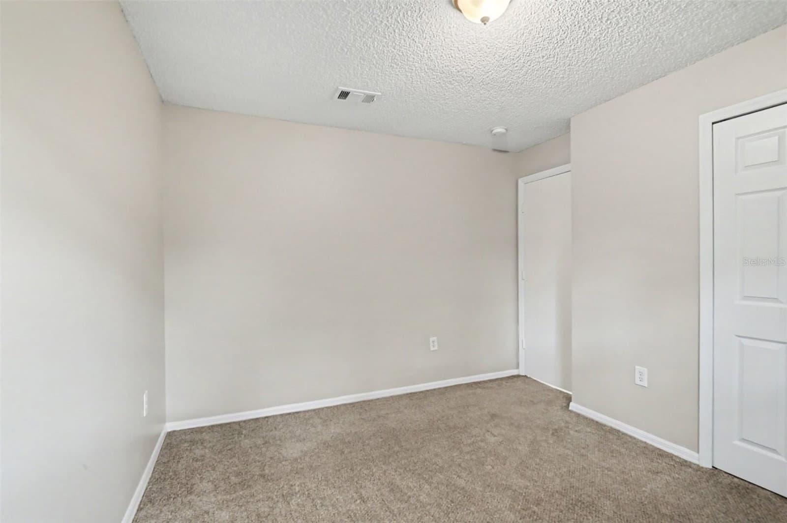 5655 NEW CAMBRIDGE