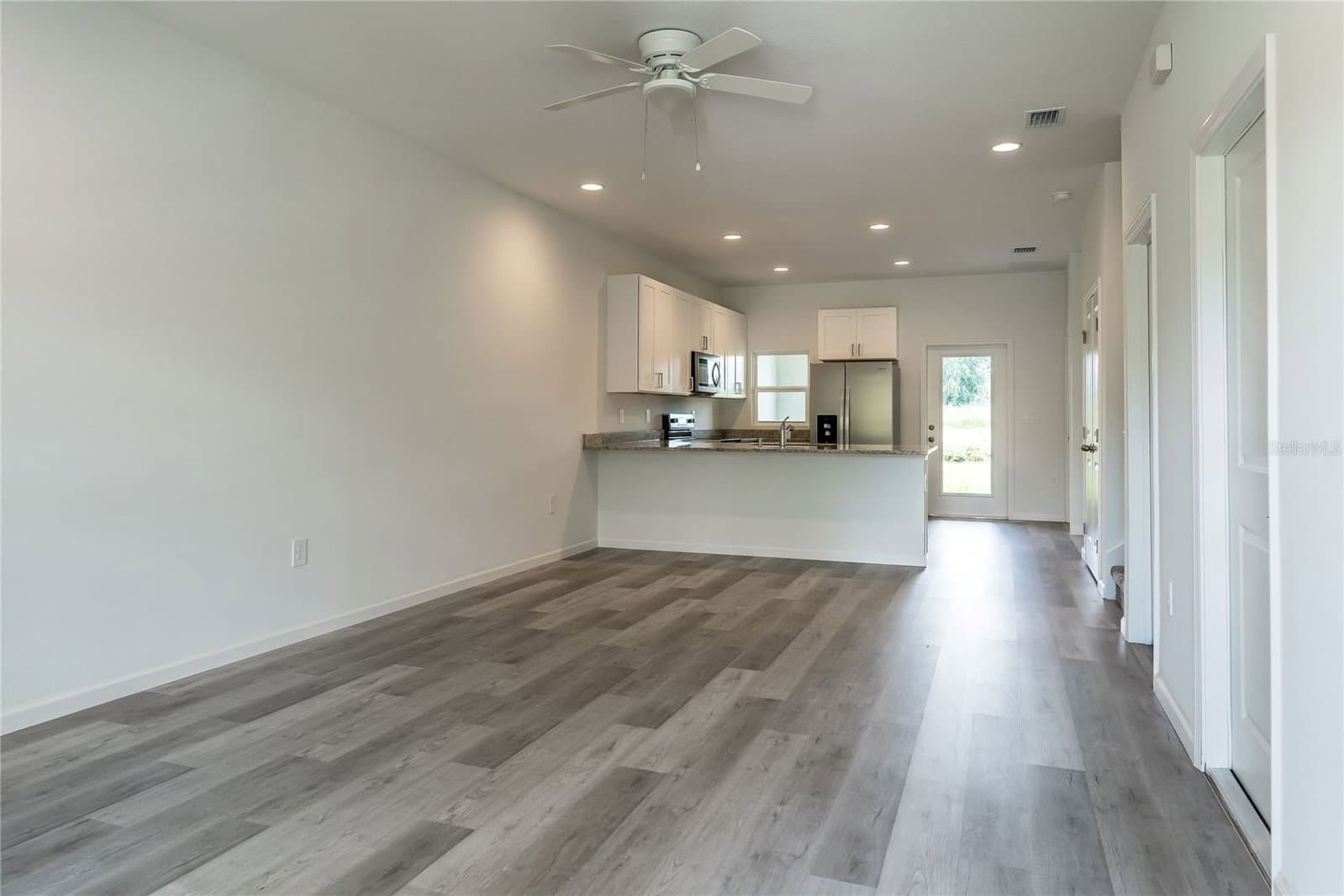 Photo 4 of 5383 VISTA LAGO