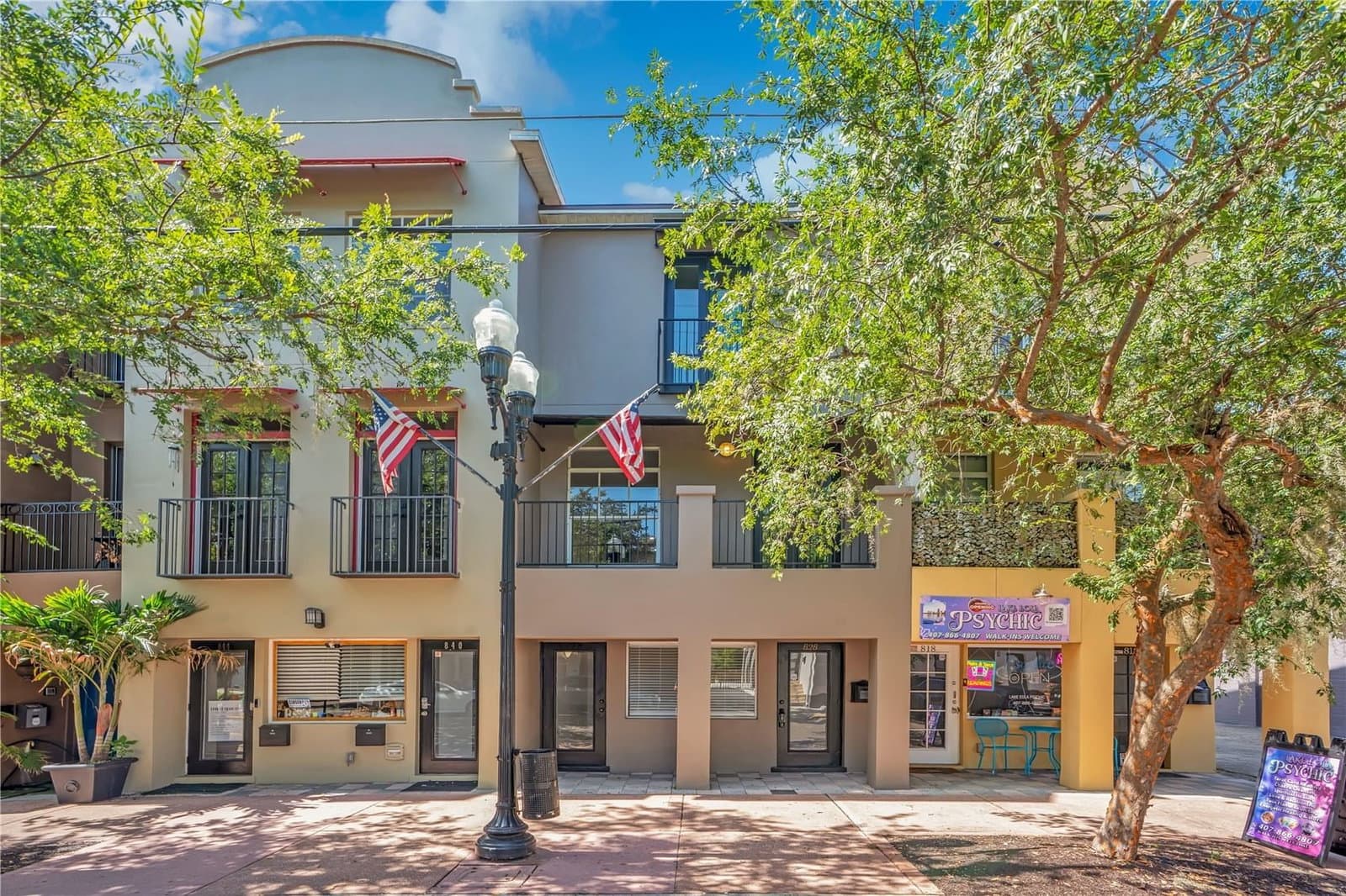 828 WASHINGTON