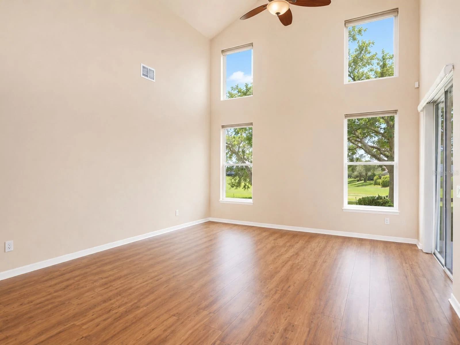 Photo 5 of 3910 LIBERTY HILL Drive