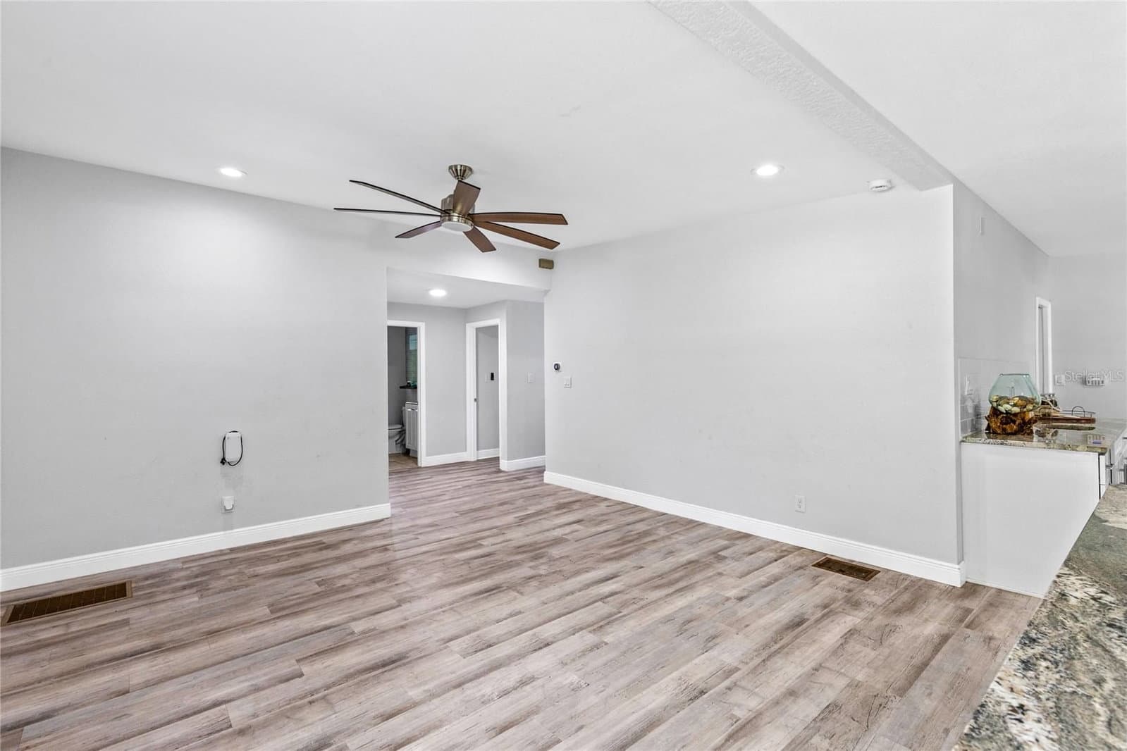 1502 MONTCALM