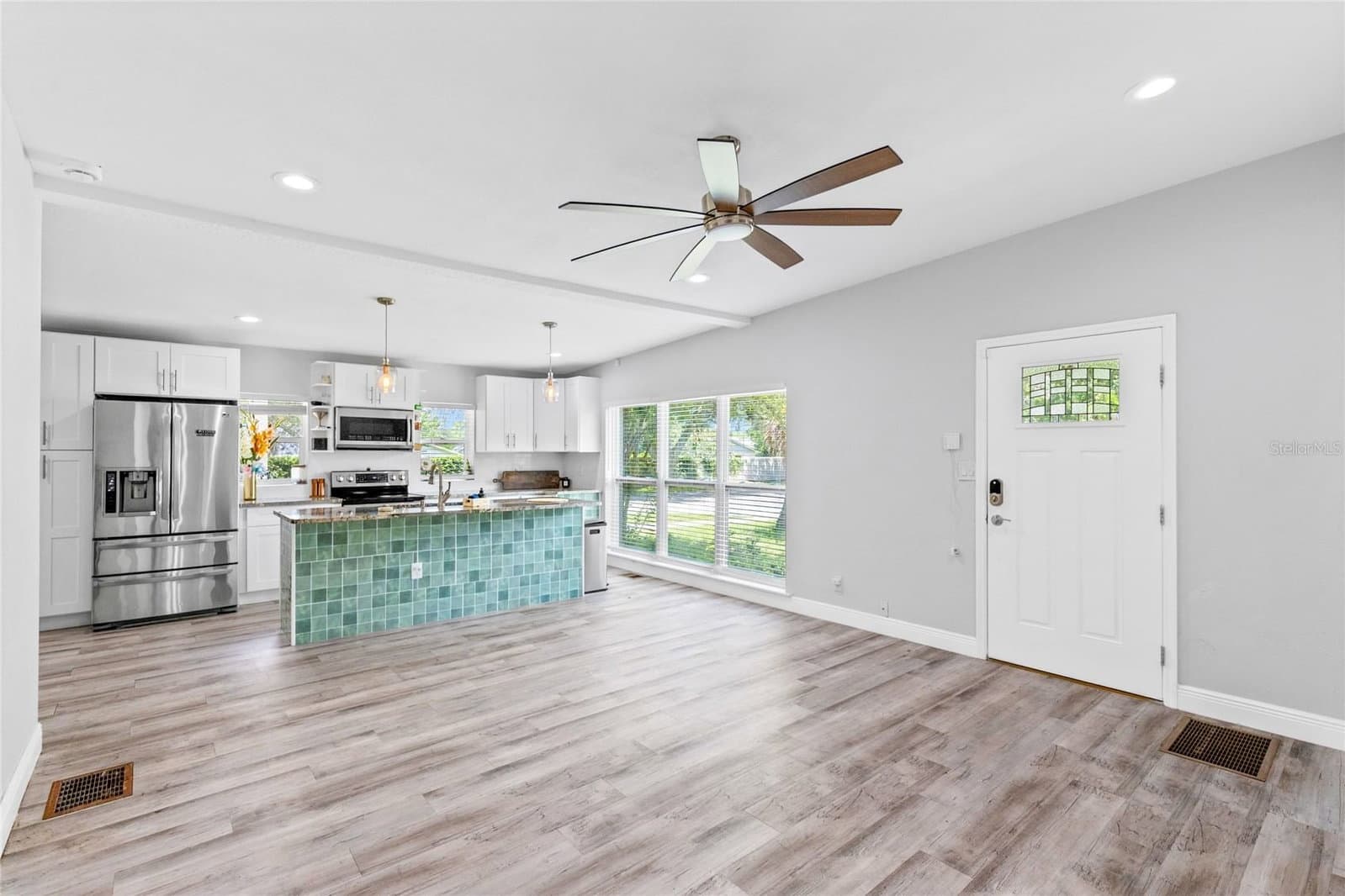 1502 MONTCALM