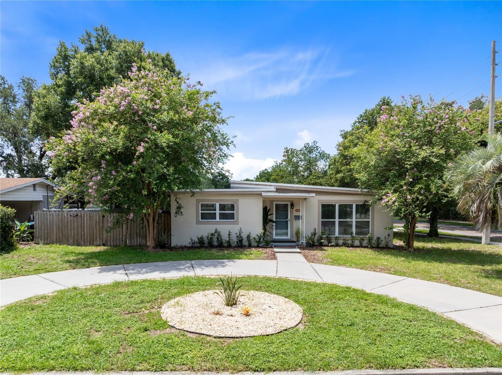 1502 MONTCALM