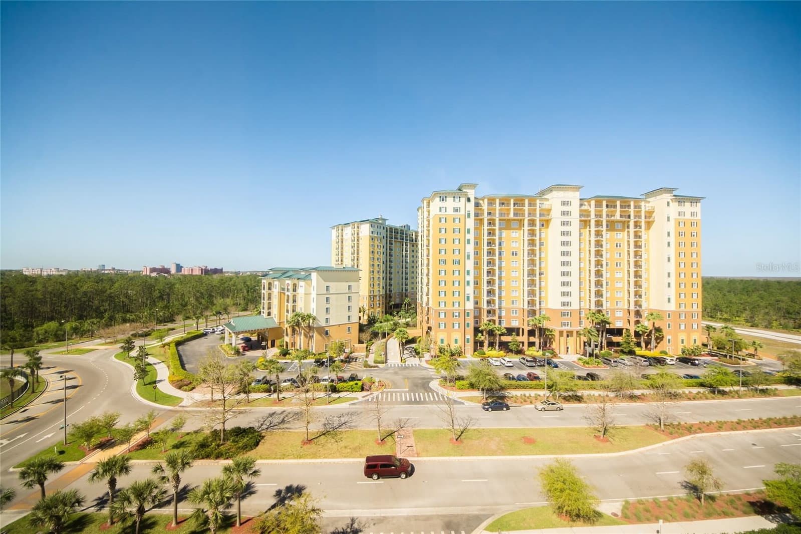 8112 POINCIANA