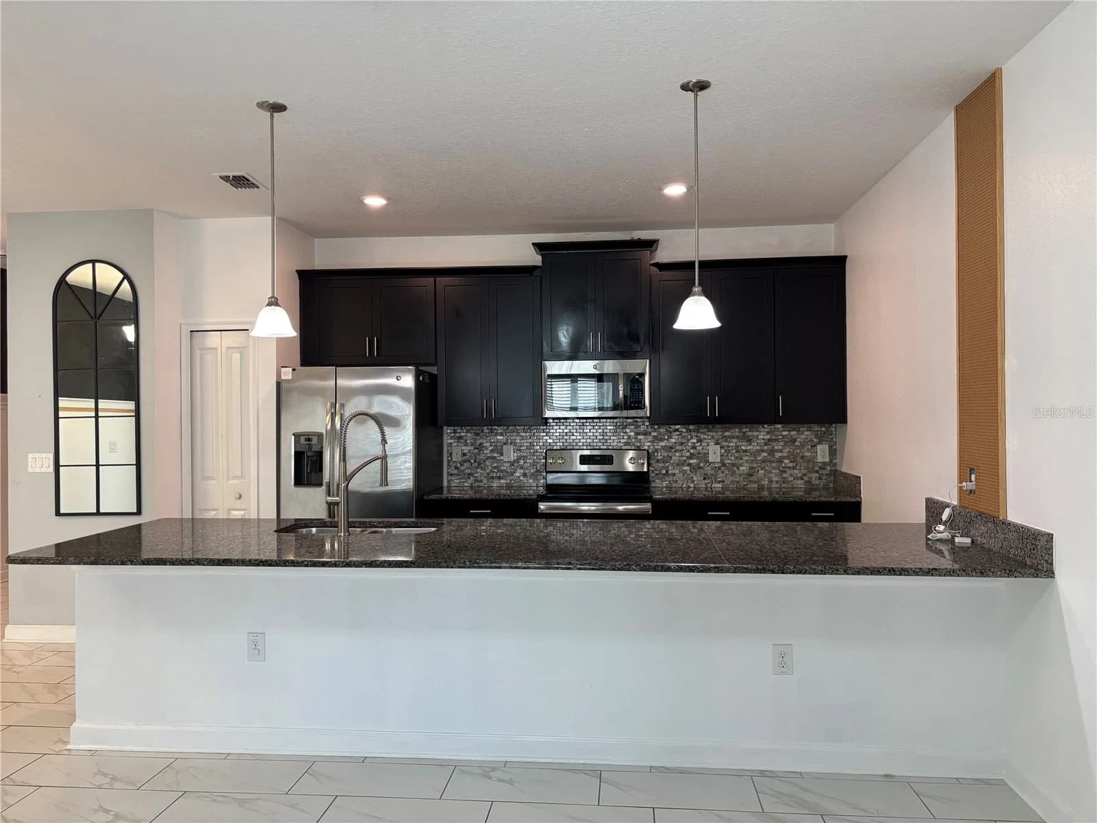 Photo 5 of 1591 MOON VALLEY Drive