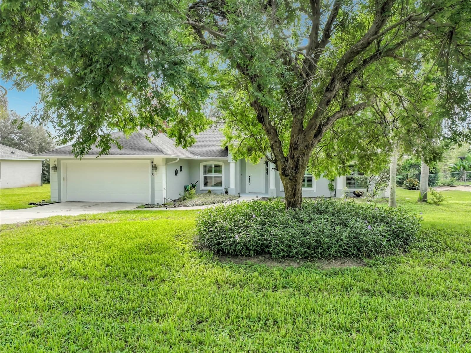 9418 MEADOW CREST