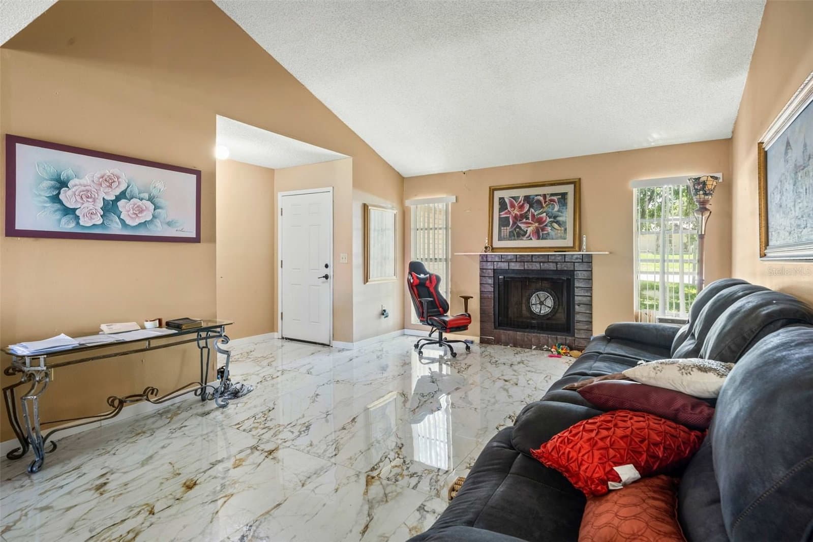 Photo 4 of 7410 ORANGE CREST