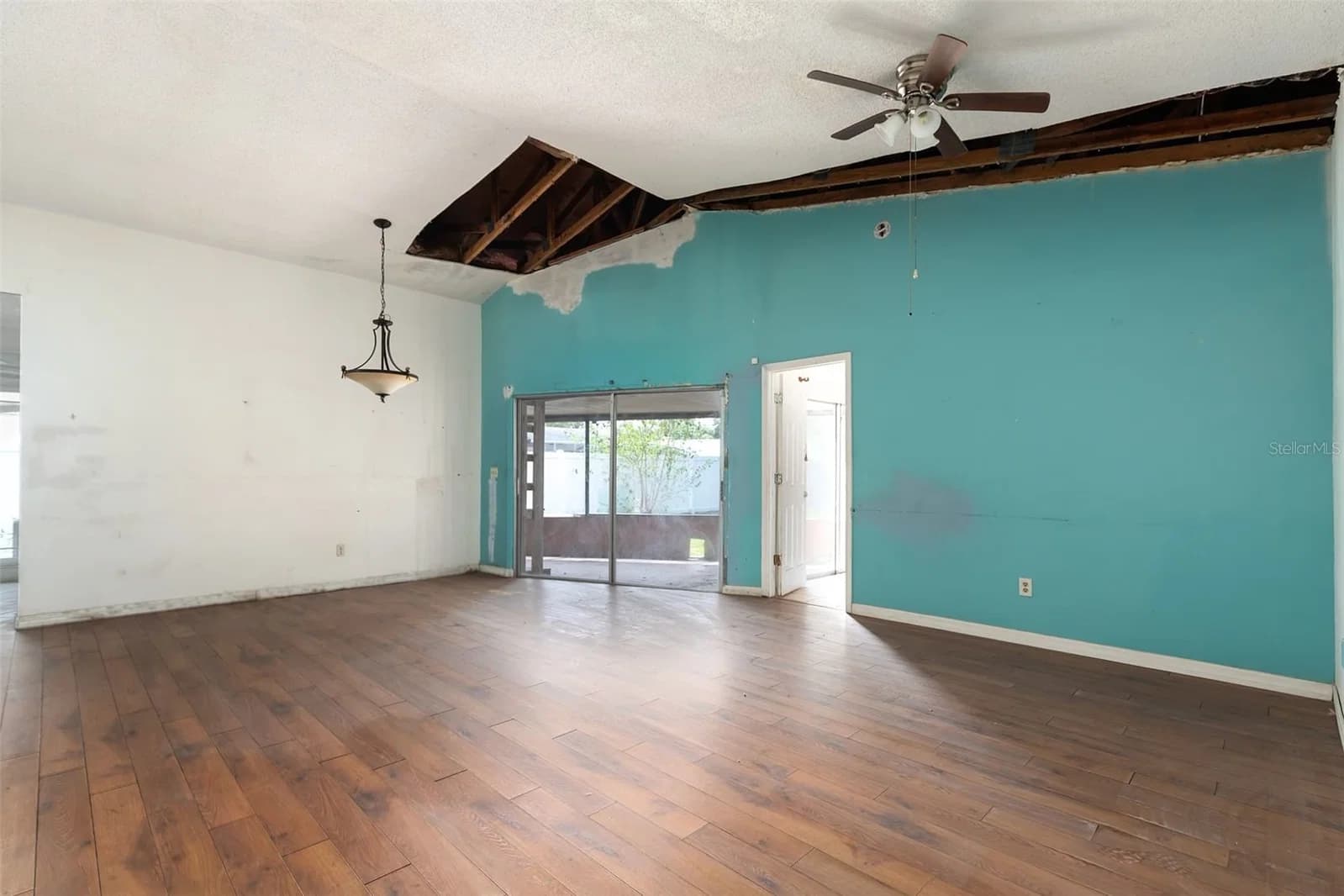 Photo 4 of 7348 GRAND Avenue